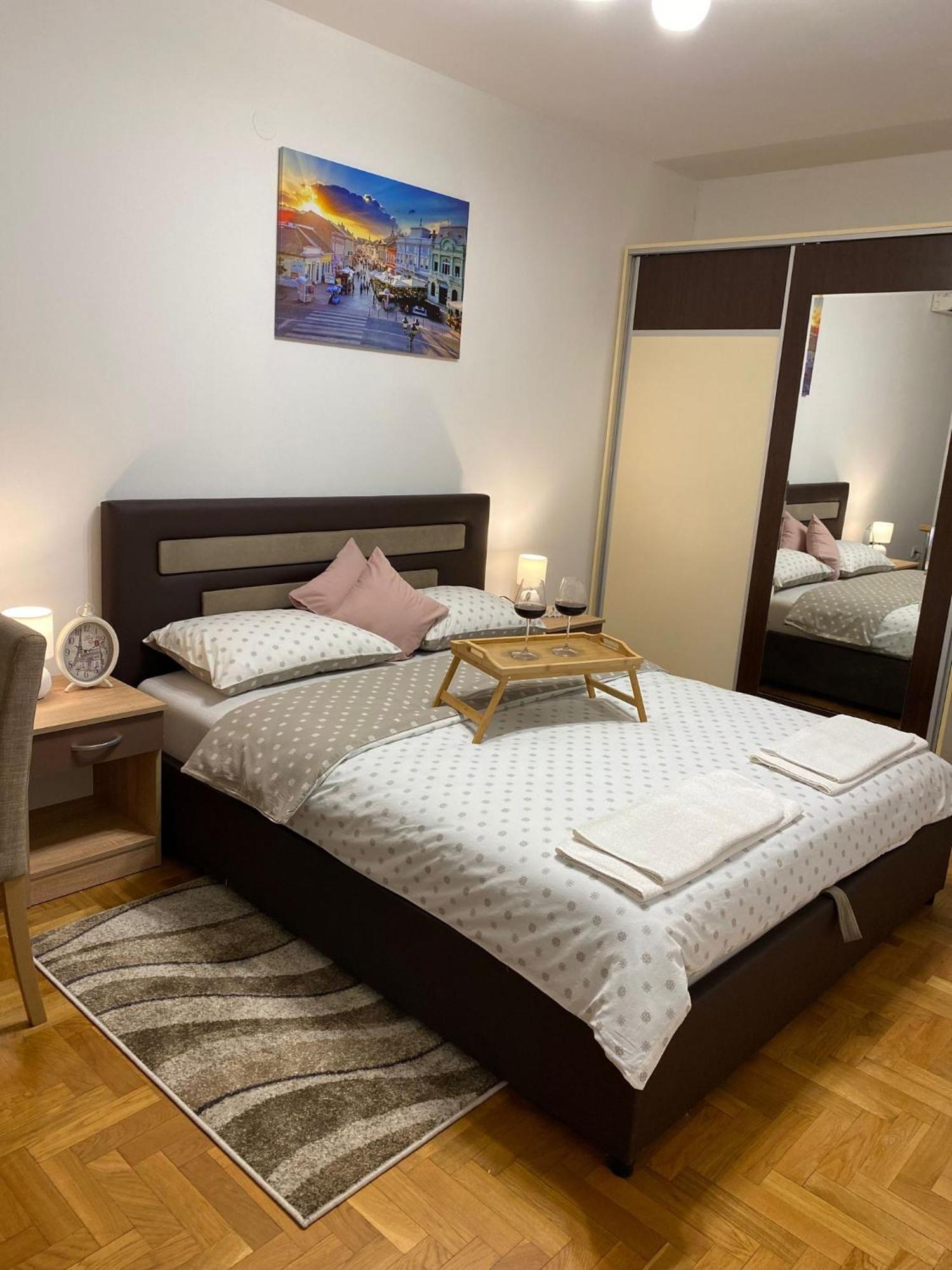 נובי סאד Apartman Ns Dan Centar מראה חיצוני תמונה